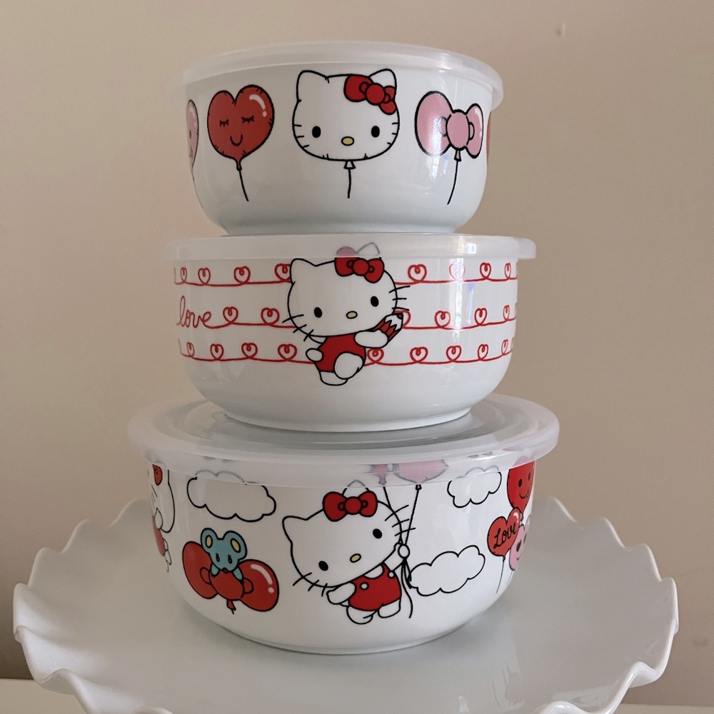 Hello Kitty Food Storage Containers